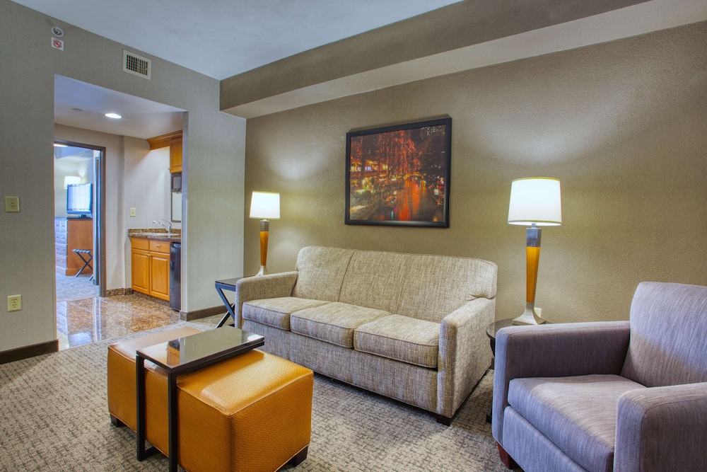 Drury Inn & Suites Near La Cantera Parkway 36/50