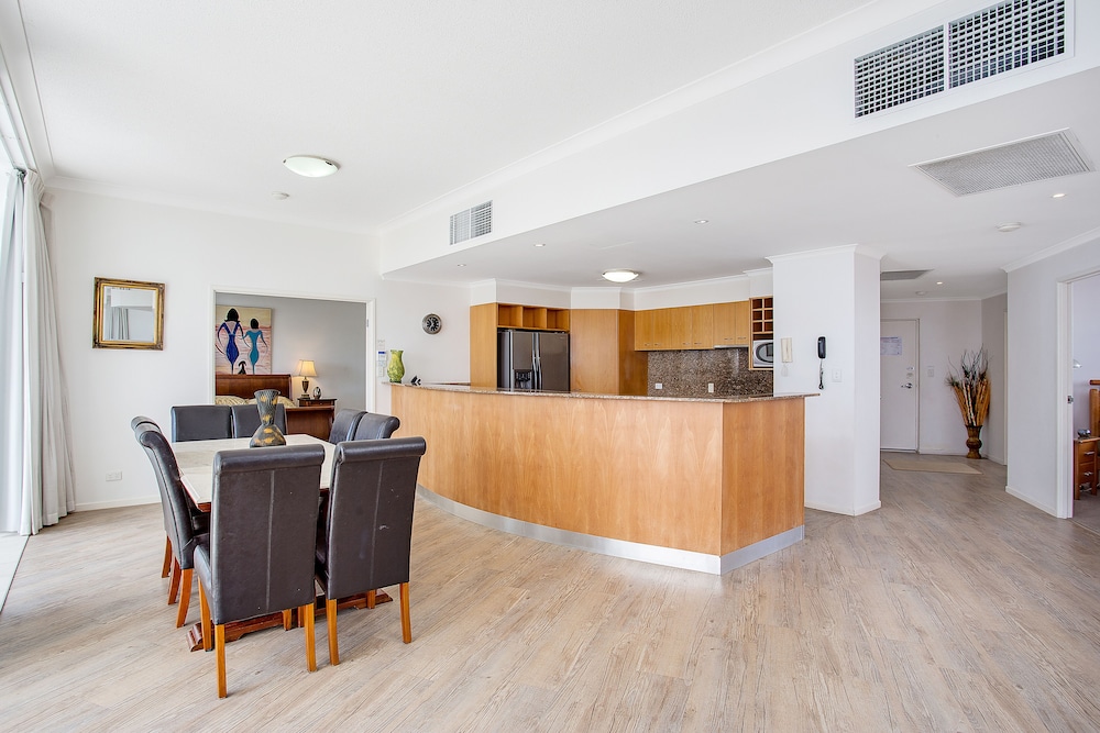 Kirra Beach Apartments 7/78
