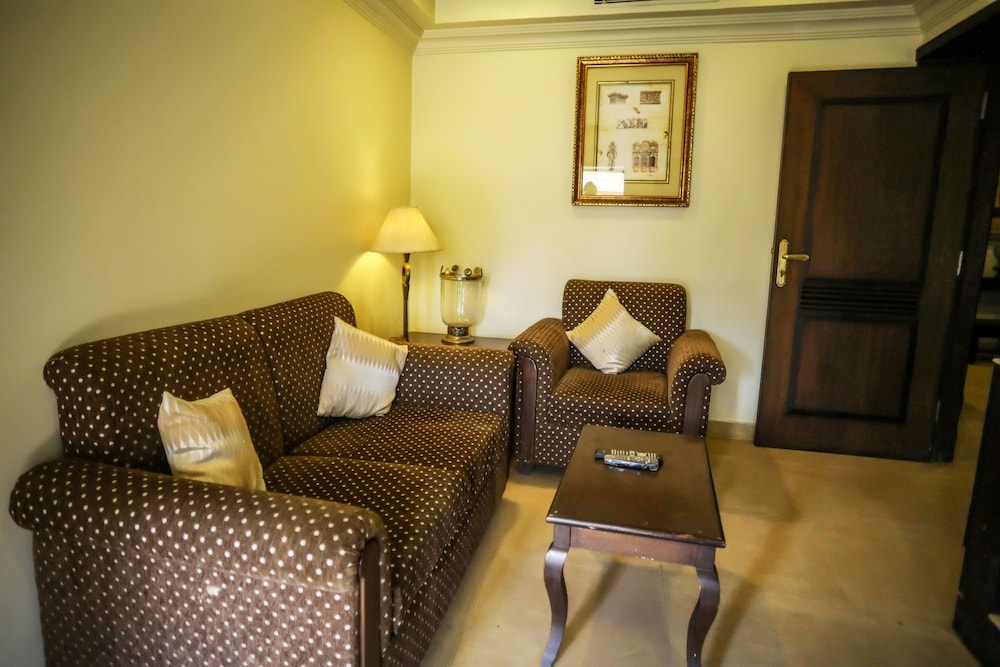 AMARGARH RESORT 43/66