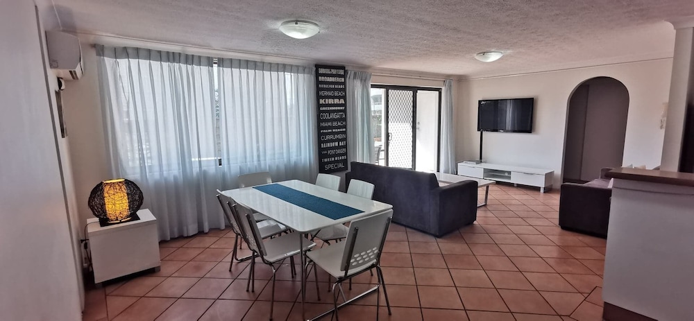 St Tropez Holiday Apartments 33/66