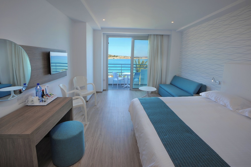 Okeanos Beach Boutique Hotel 8/39