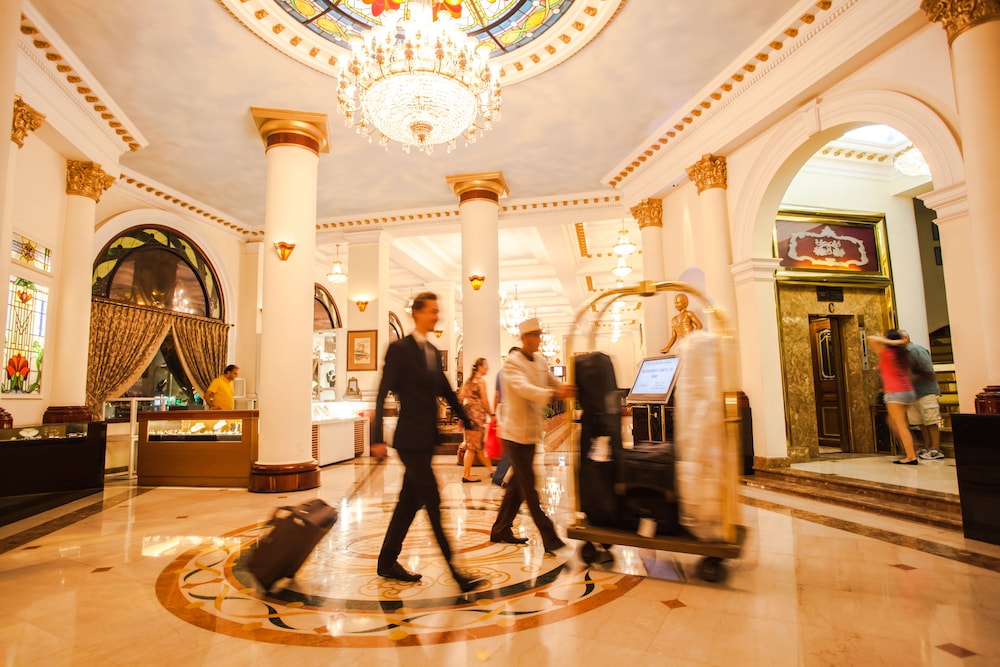 Majestic Hotel 22/34