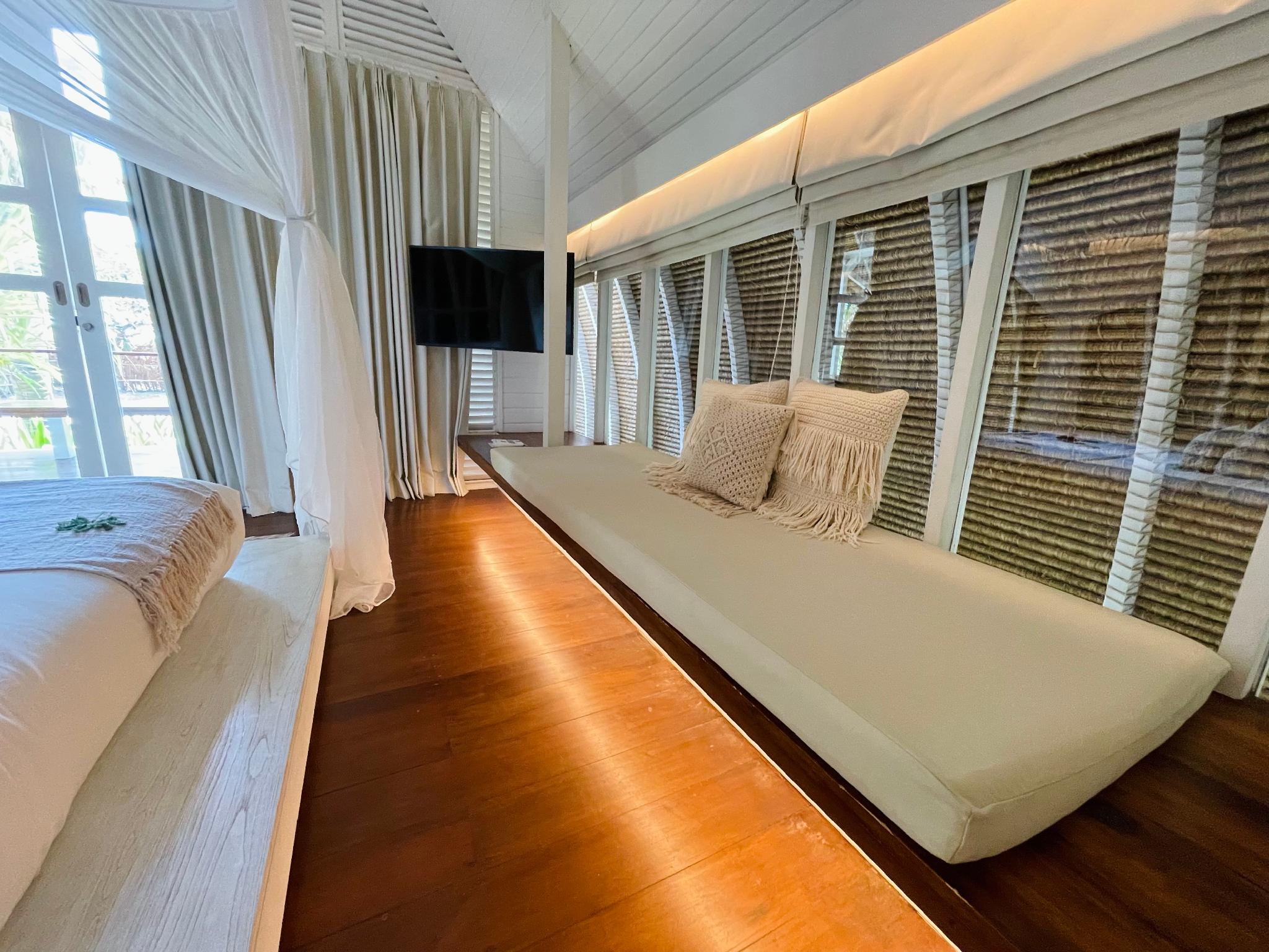 Deluxe, Cabana