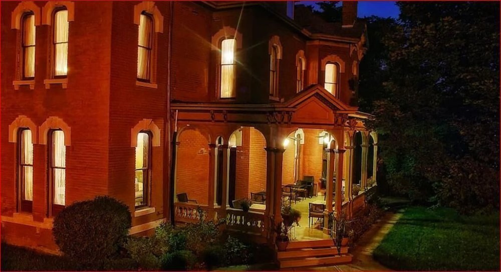 Whiskey Mansion Bed and Breakfast 14/22