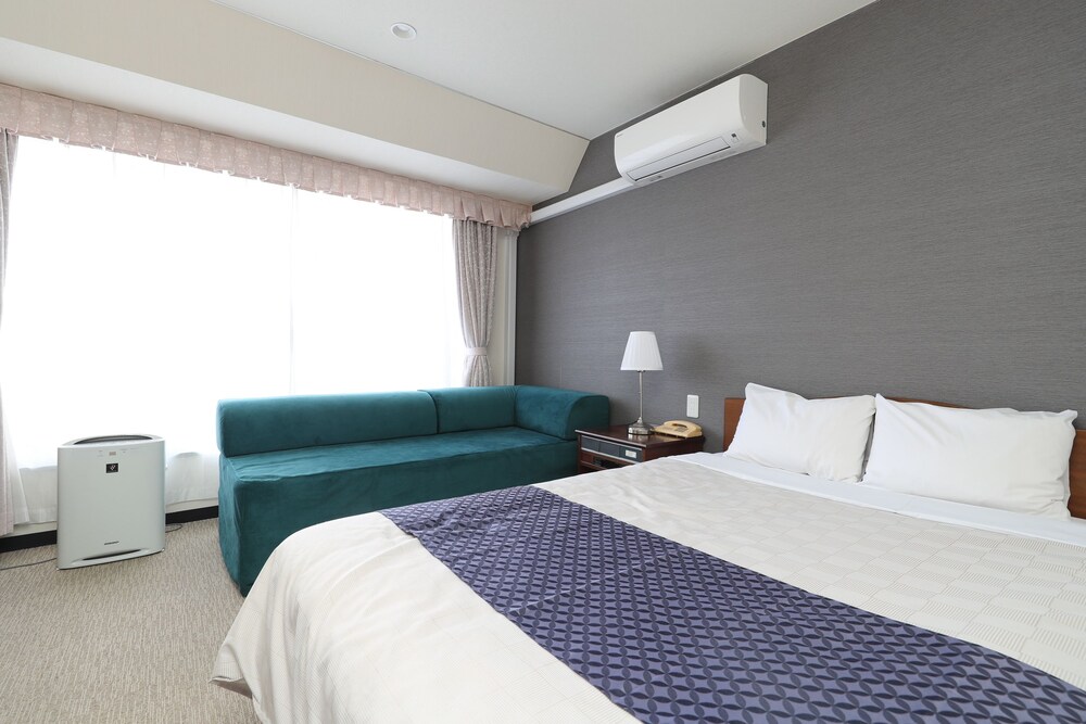 Hotel 21 13/57
