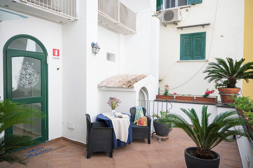 Hotel Antica Repubblica 54/73