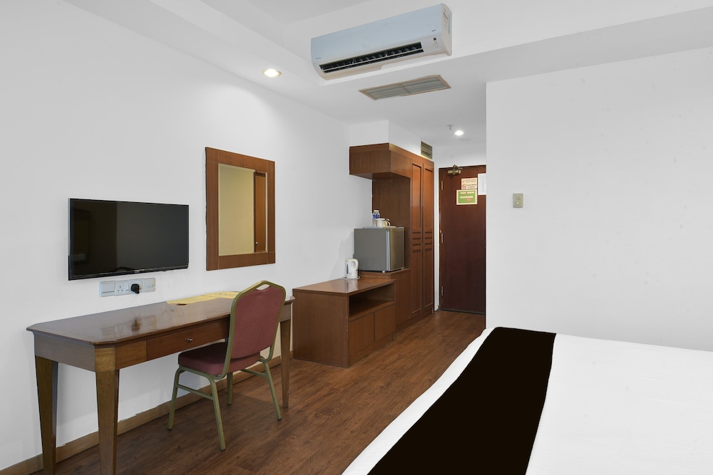 Palette - Kota Tinggi Mayres Hotel 49/54
