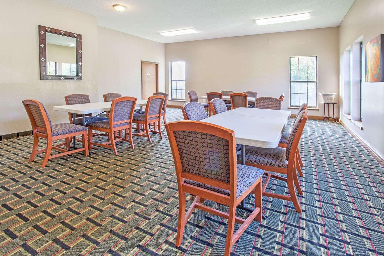 Super 8 by Wyndham Atchison KS 4/11
