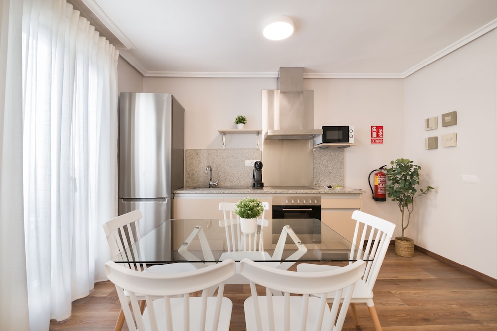 Apartamentos Roisa Centro 45/72