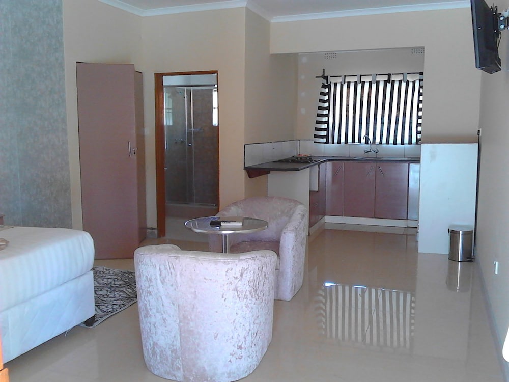 Pacific Conqueror Self Catering Units 17/32