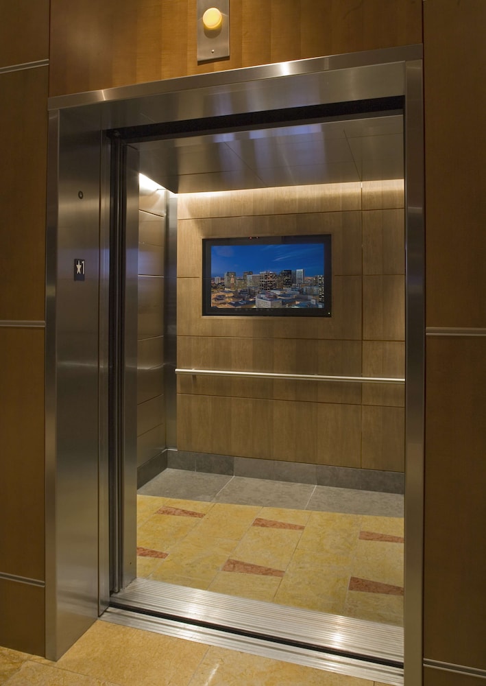 Hyatt Regency Denver 8/77