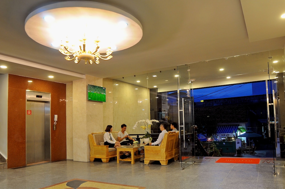 Full House Hotel 60/66