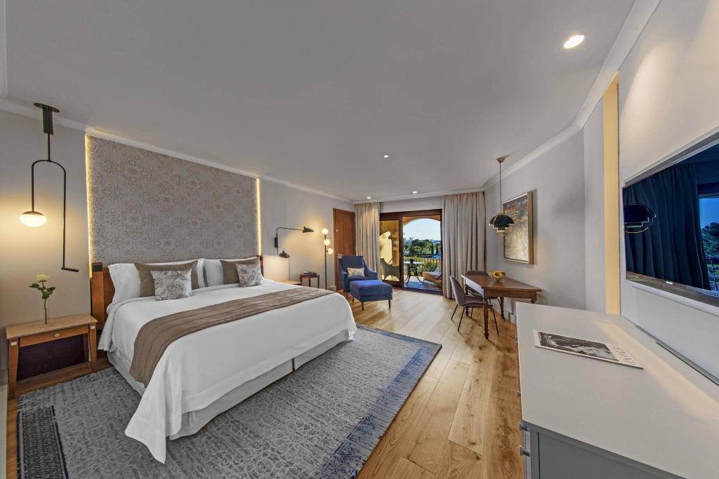 Grand, Guest Room, Deluxe, King Bed, Sea Front, Balcony, Main Building