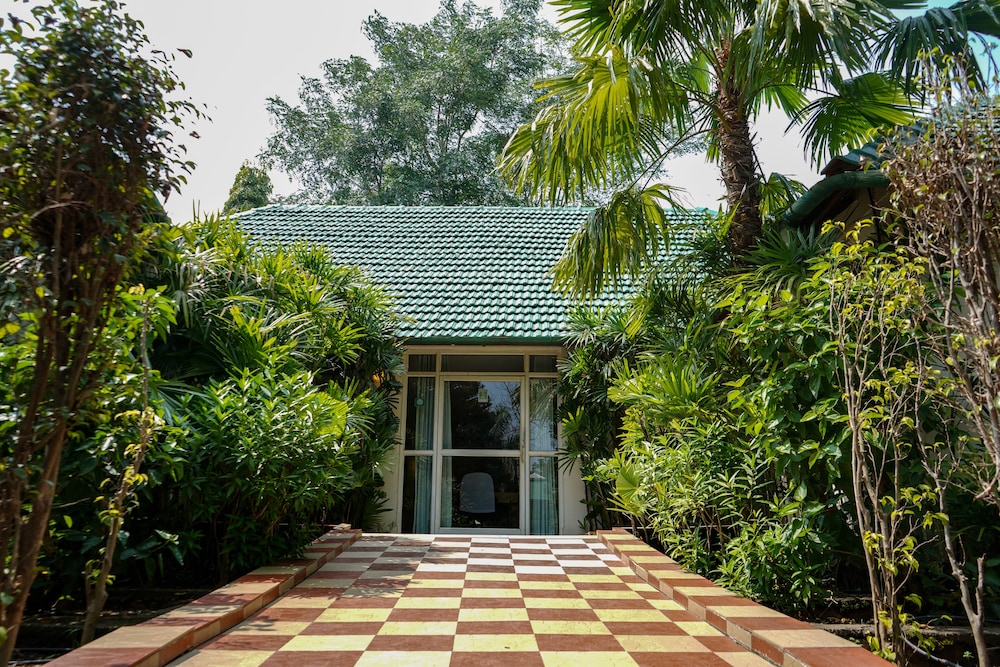 Village Machaan Resort 38/46