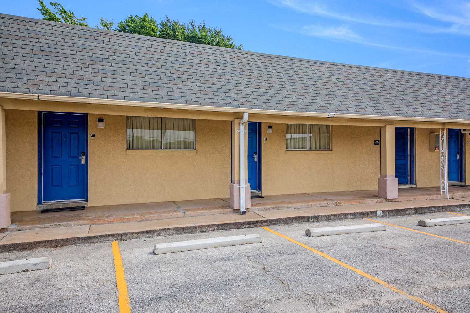 Americas Best Value Inn Giddings 30/37