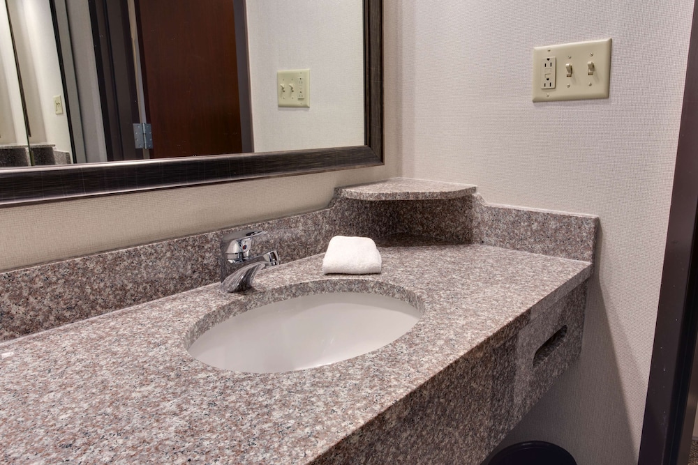 Drury Inn and Suites Nashville Airport 43/45
