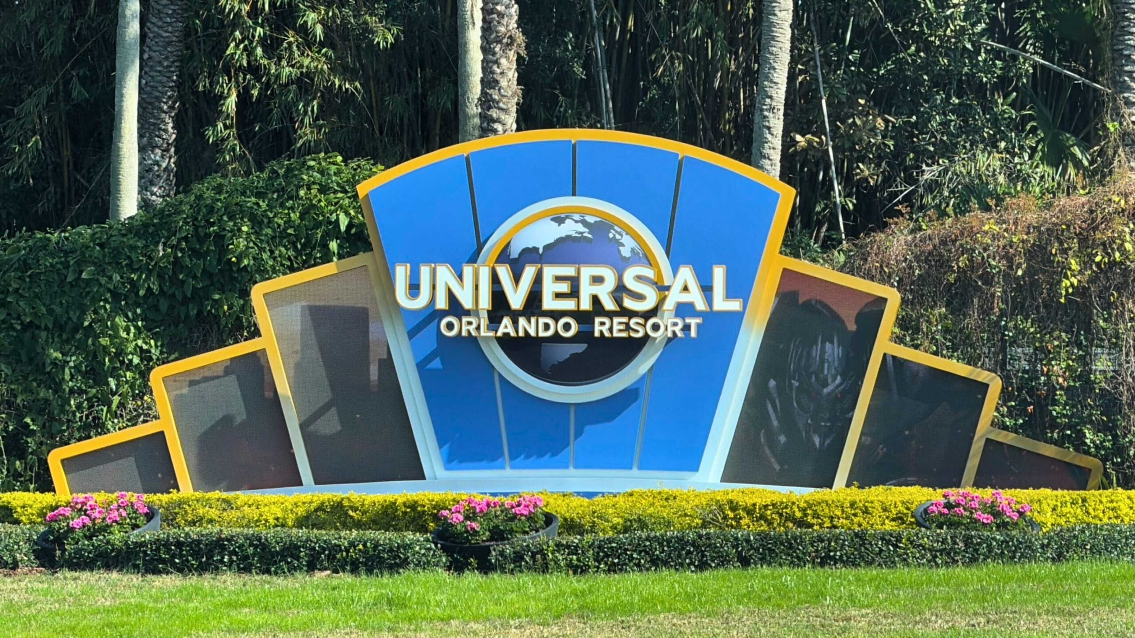 Holiday Inn Express and Suites Orlando - International Drive 75/79