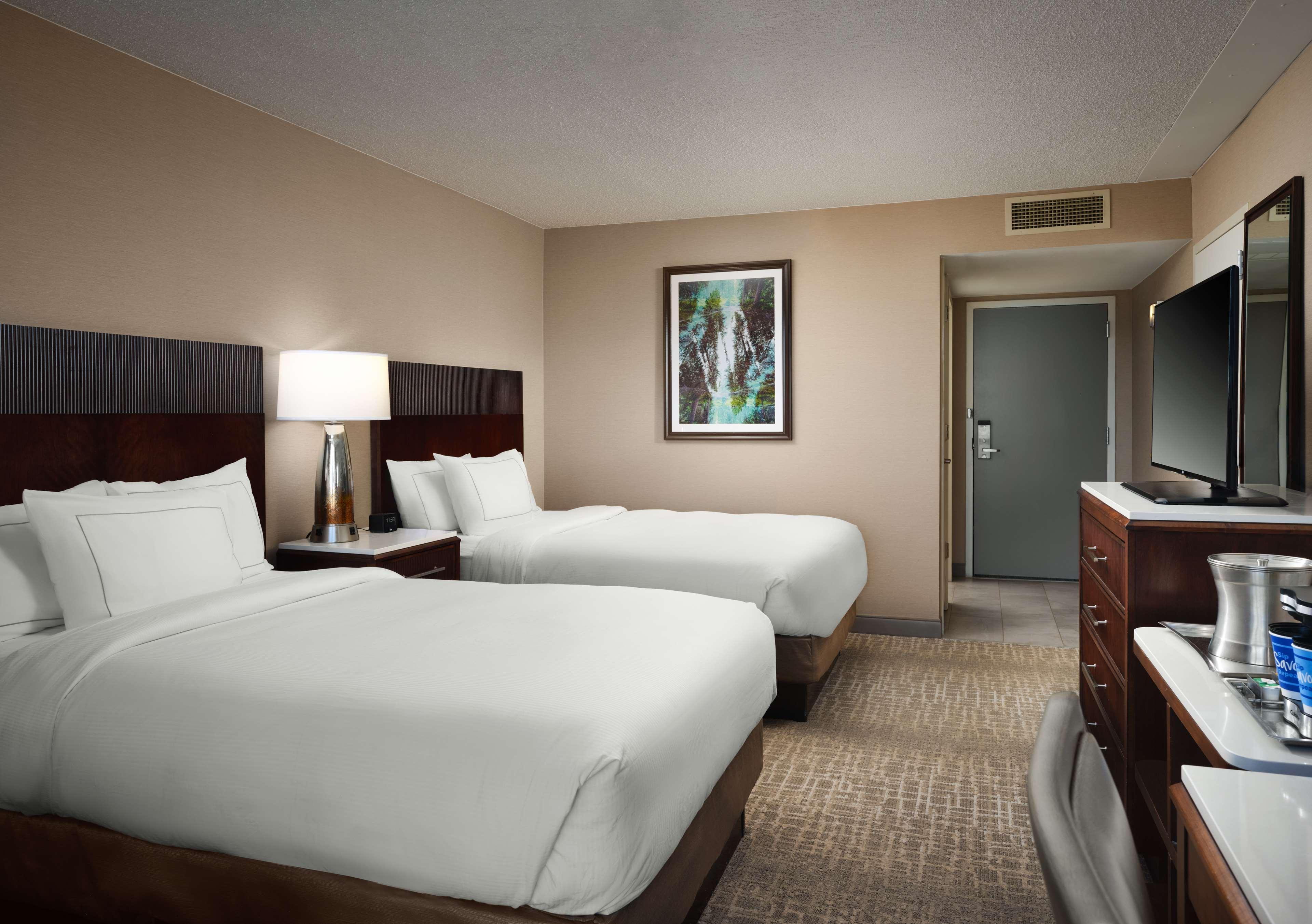 ROOM, 2 DOUBLE BEDS, MOUNTAIN VIEW, EXECUTIVE LEVEL, ACCESSIBLE