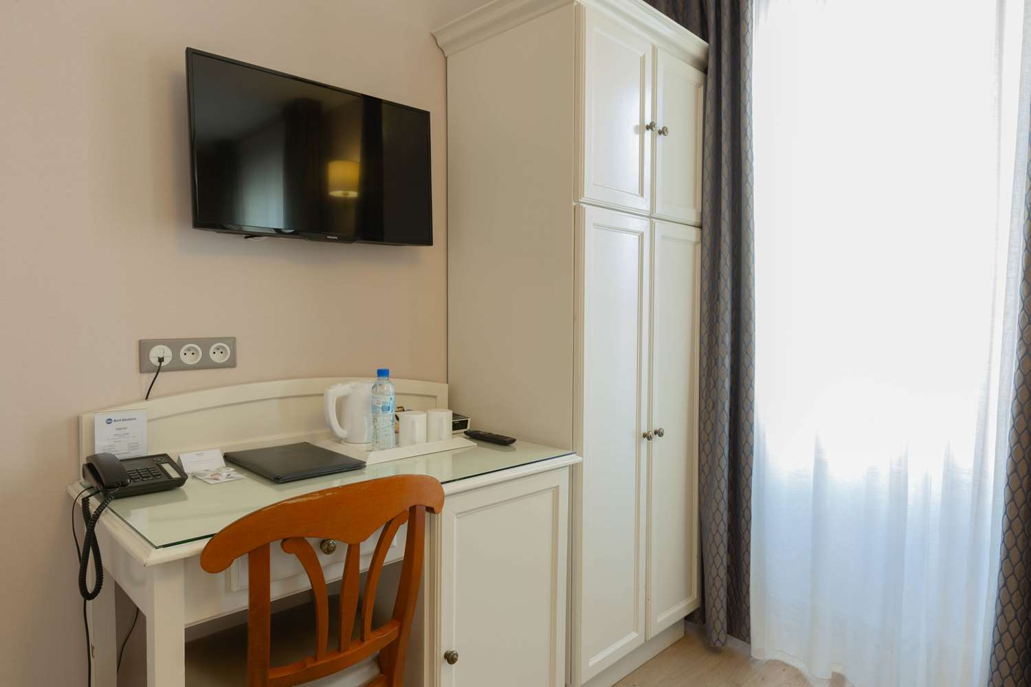 Best Western Au Trocadero 24/71