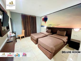 Master, Deluxe, Twin Beds
