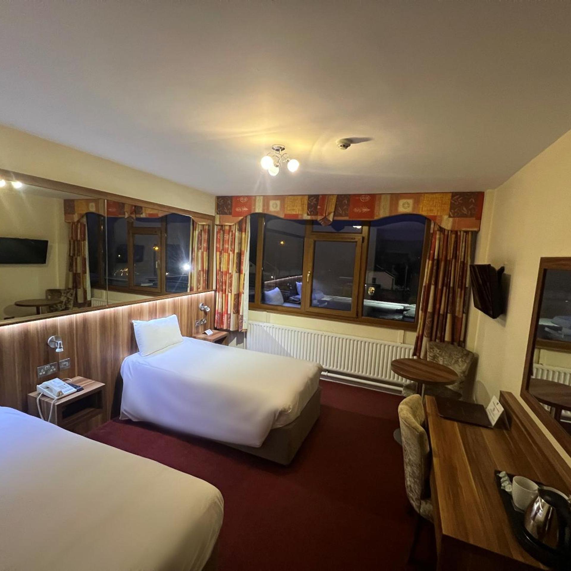 غرفة بسريرين منفصلين، West County Hotel 3/10