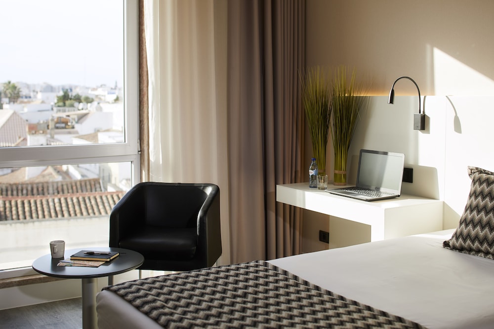Hotel Faro and Beach Club 5/50