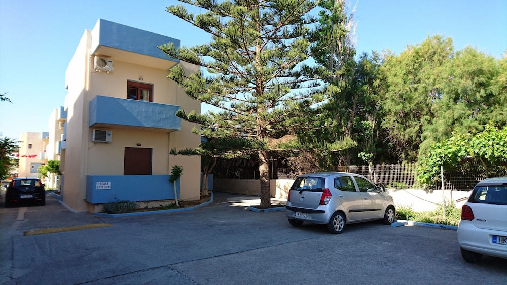 Frank Apartments 36/50