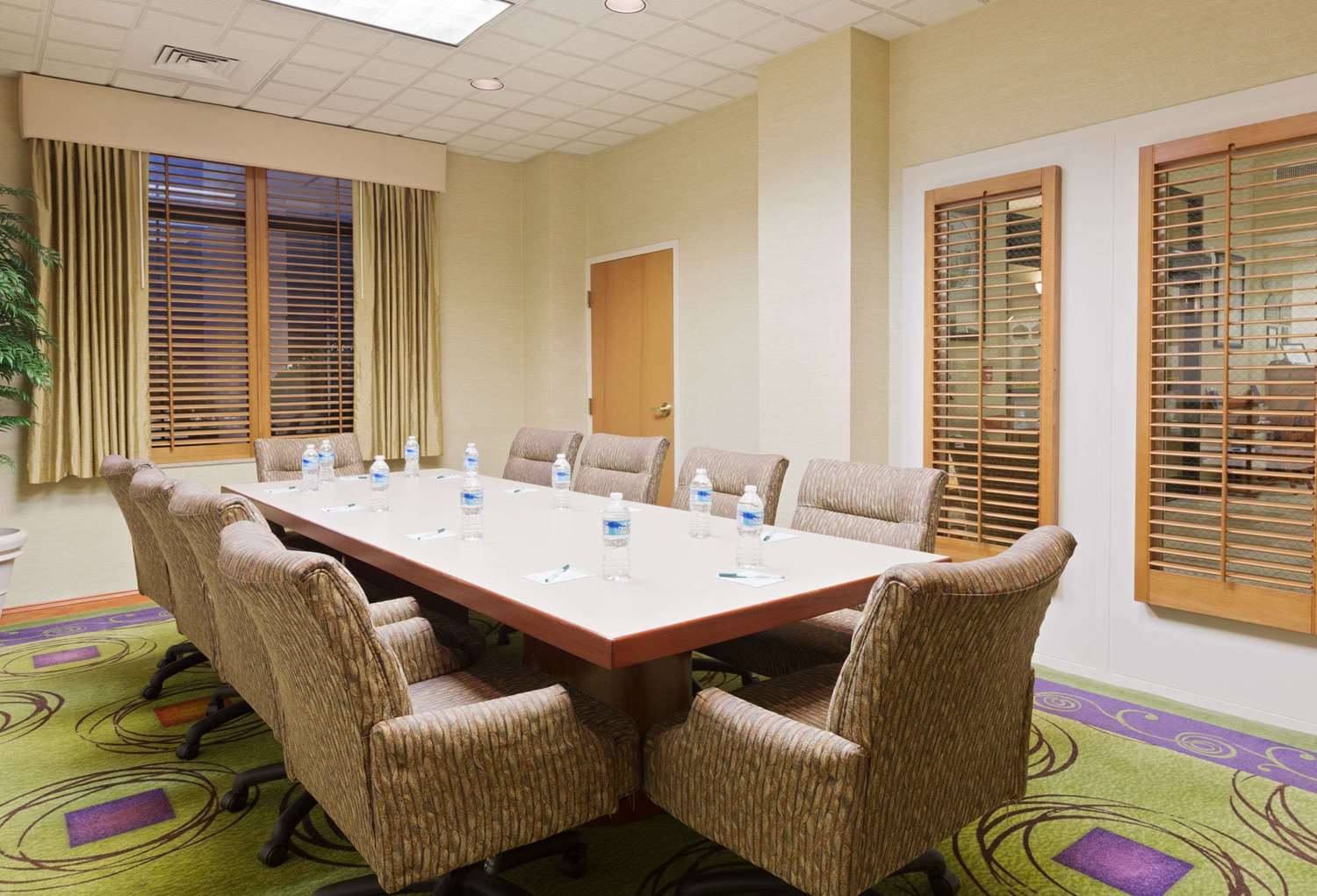 Wingate By Wyndham Charlotte Airport 15/23