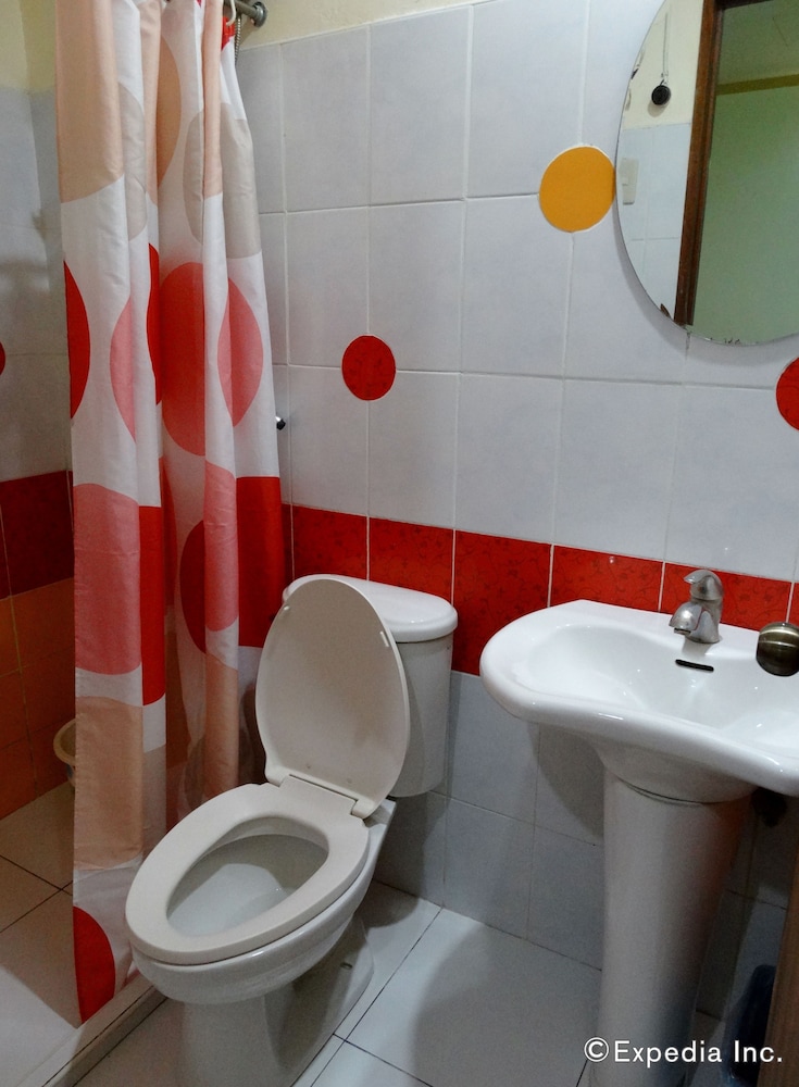 D Lucky Garden Inn 47/48