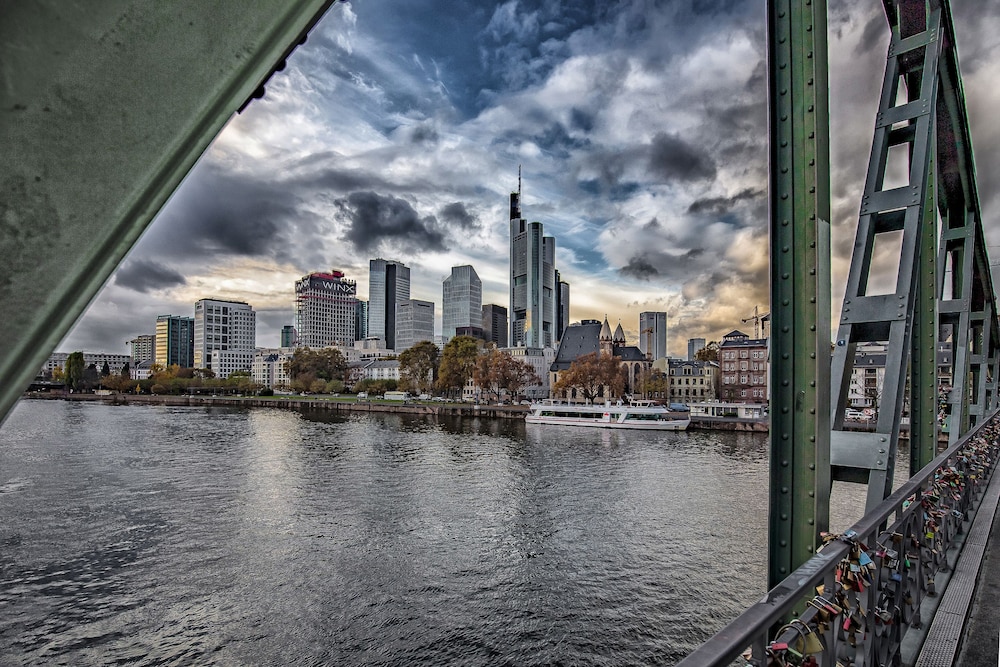 Mercure Hotel Frankfurt City Messe 66/70