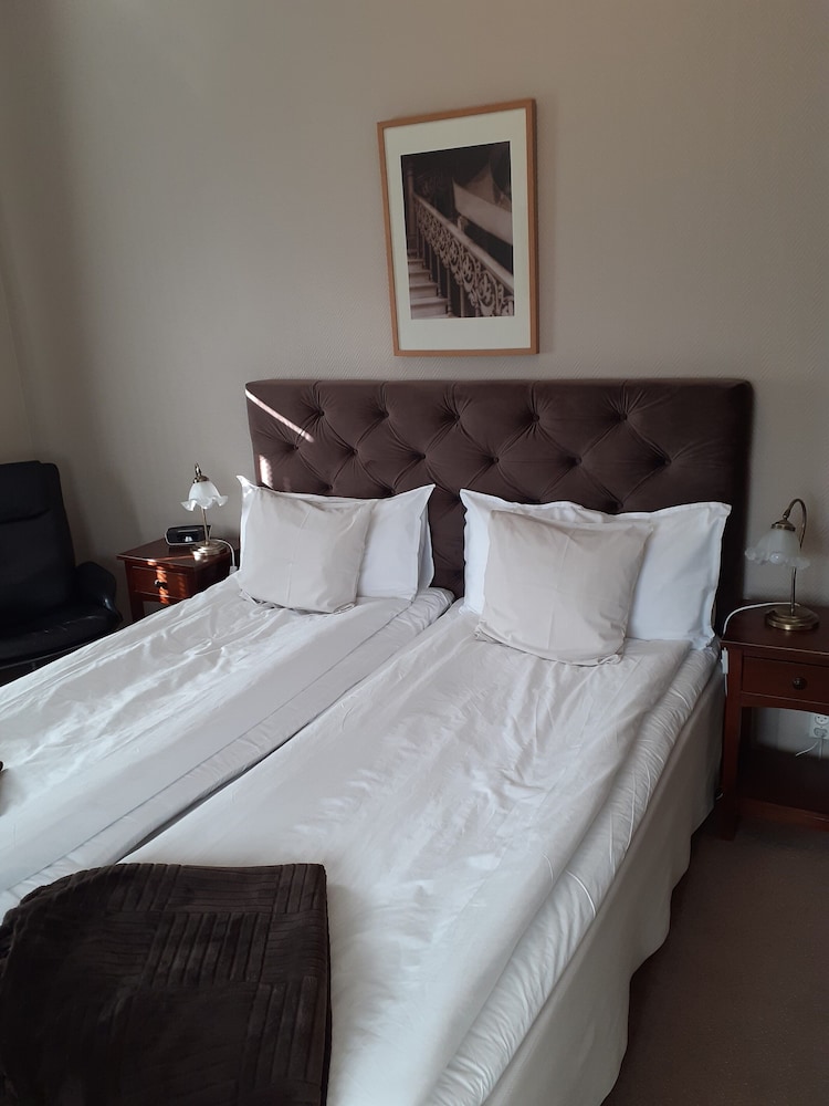 Hotell S:t Olof 7/42