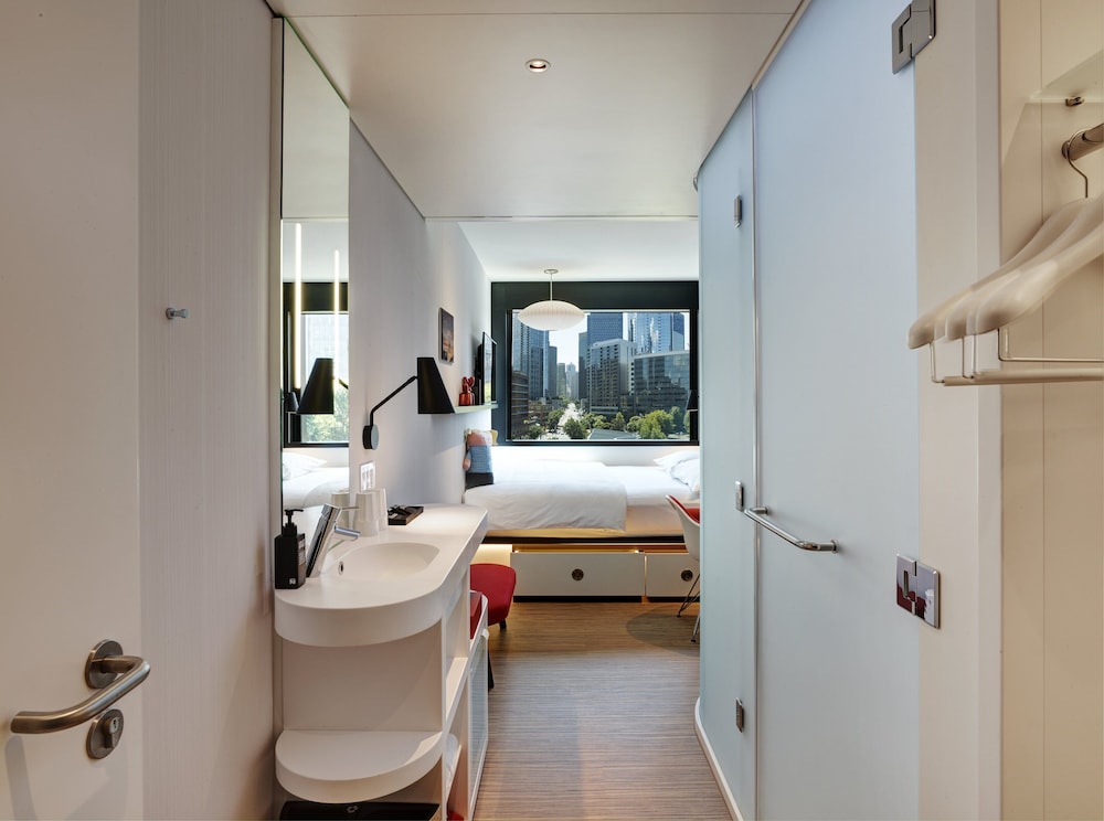 Citizenm Seattle South Lake Union 6/35