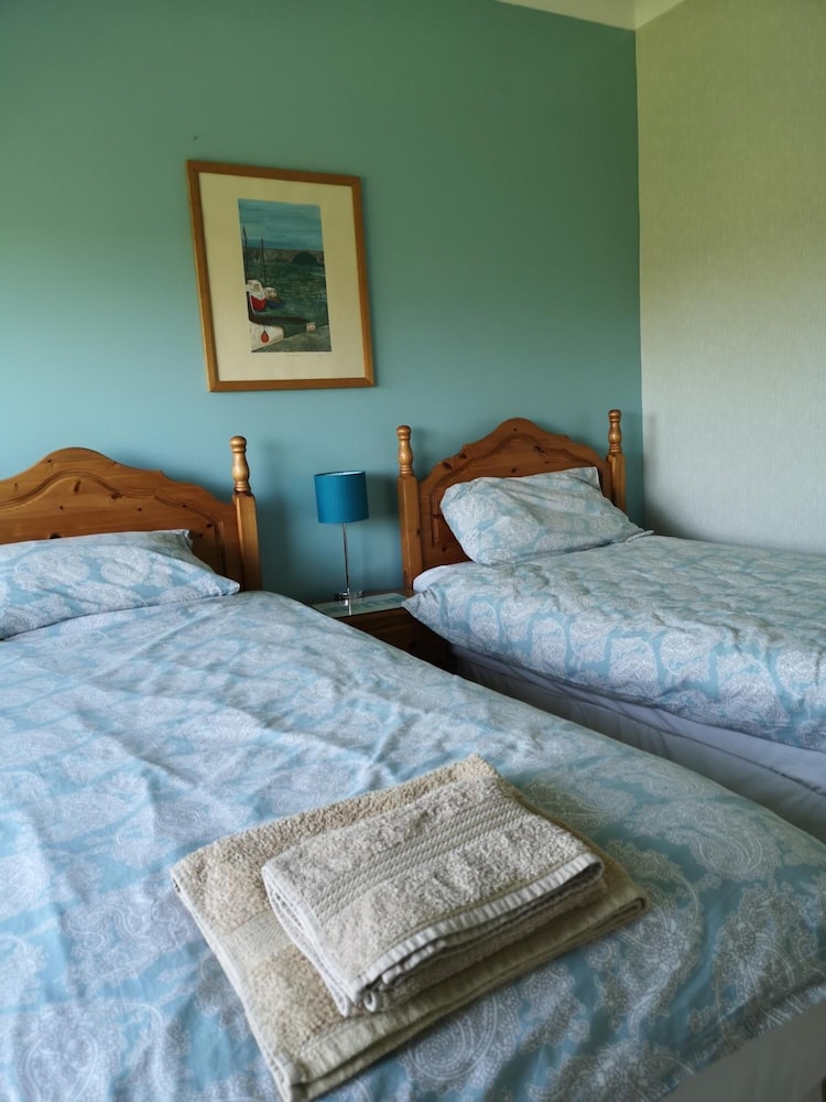 Lakeside Guest House 5/33