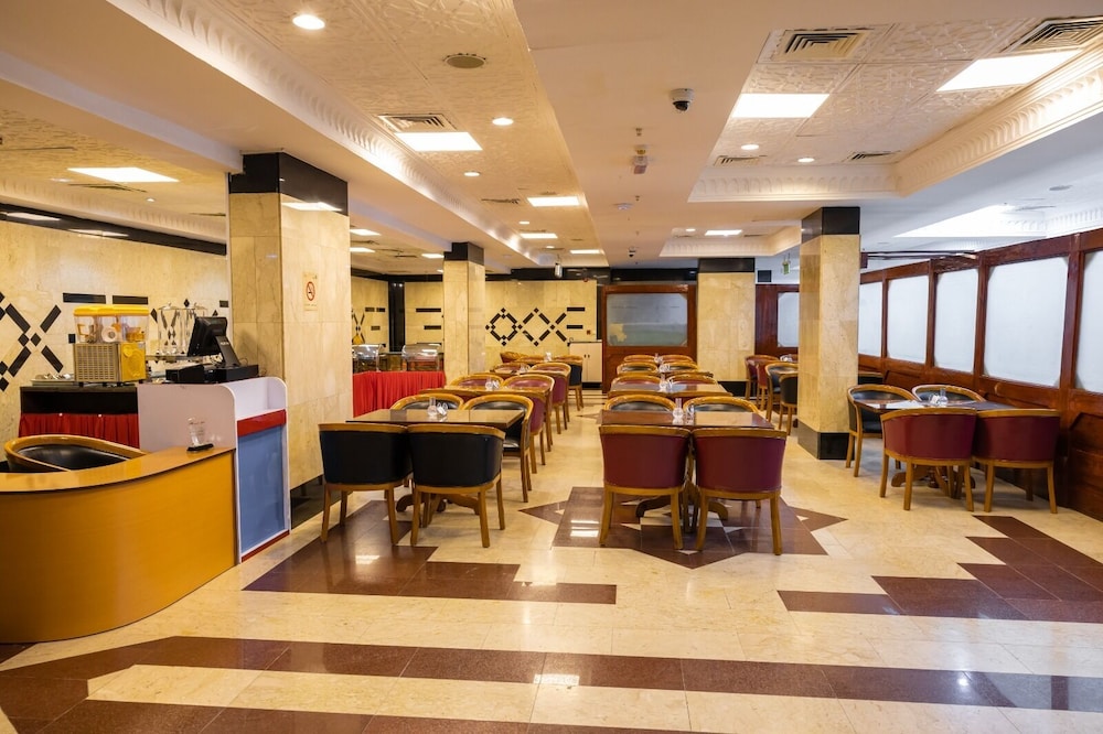 Three 888 Hotel 30/36