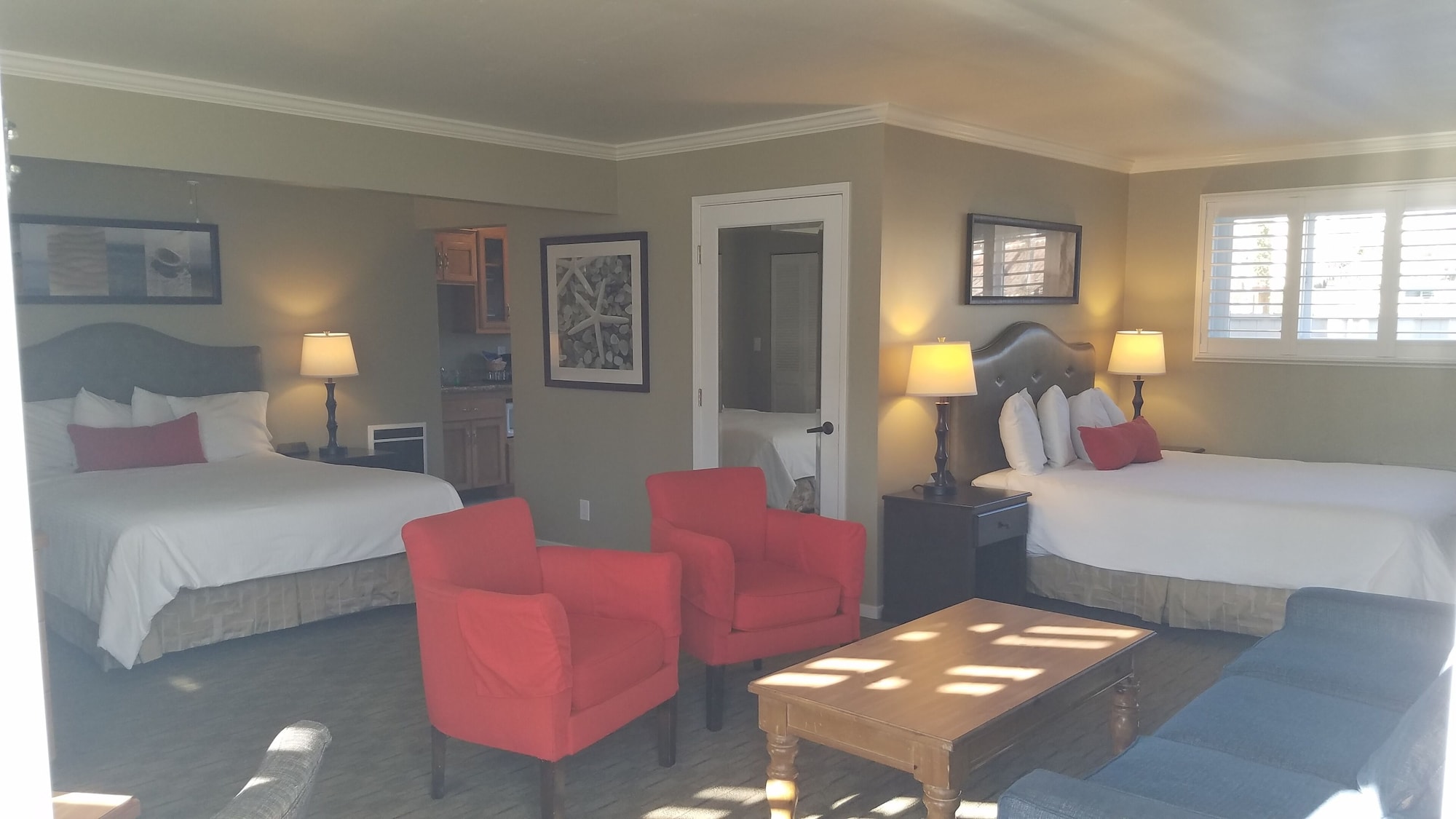 GRAND, MULTIPLE BEDS, ACCESSIBLE
