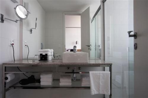 Room, Single