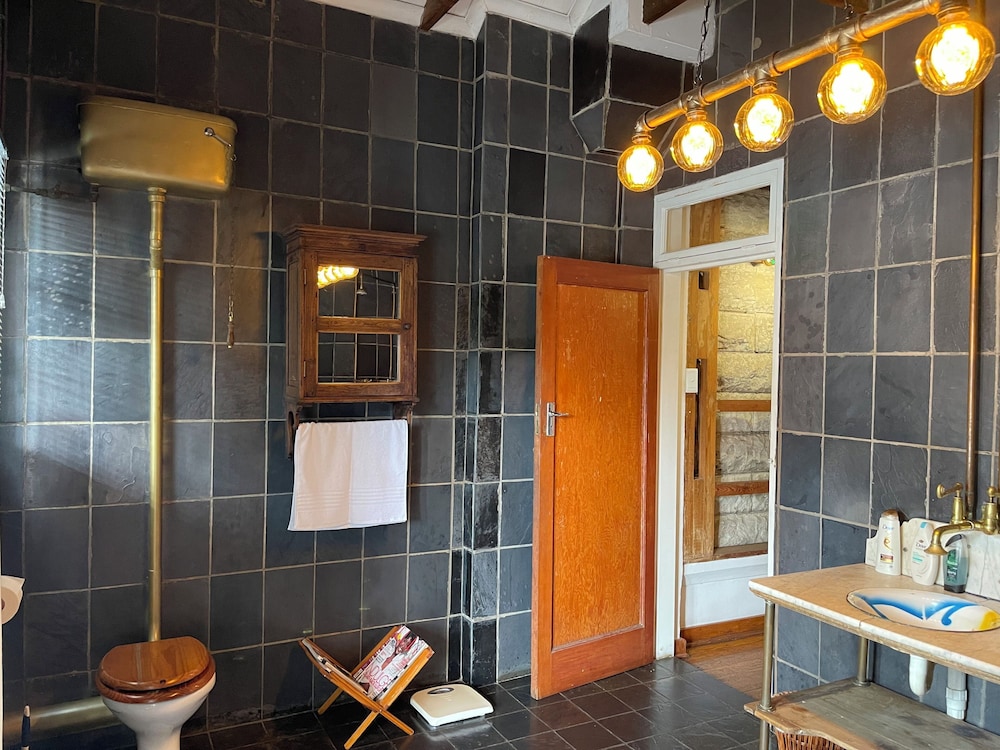Sandton Farmhouse Executive B&B 36/38
