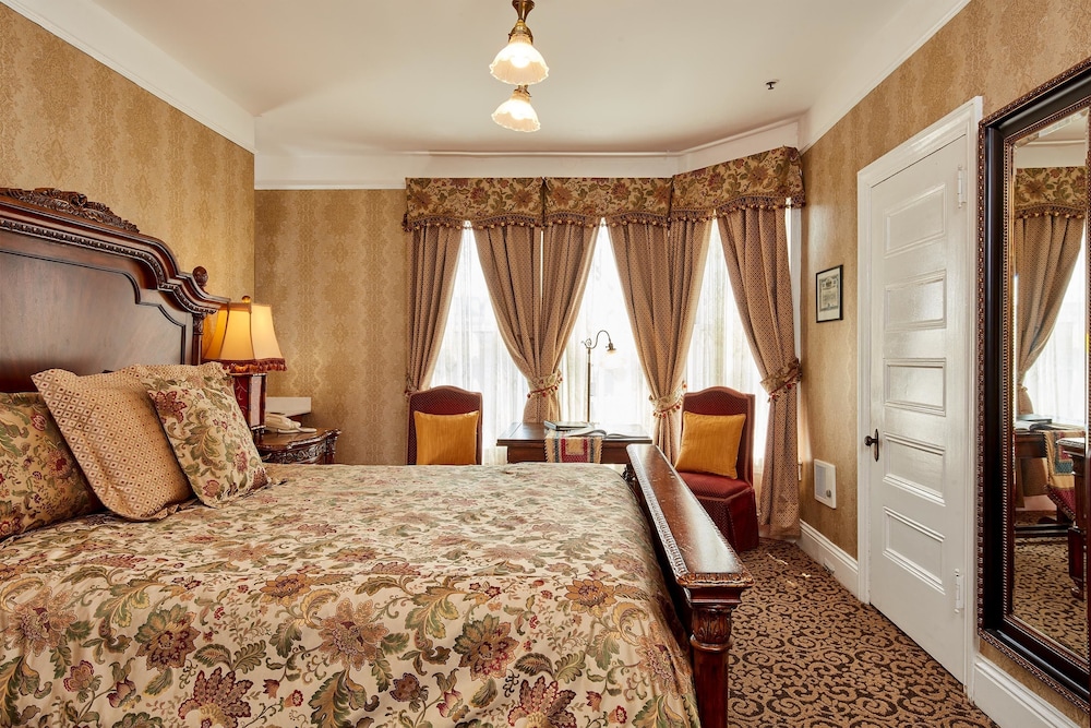 Queen Anne Hotel 18/69