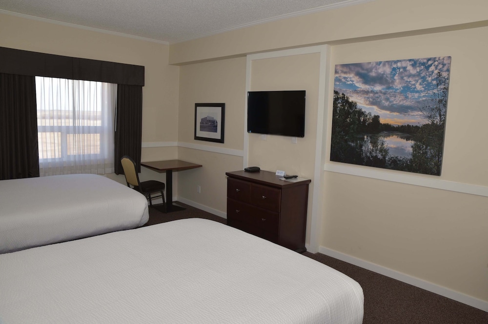 Days Inn by Wyndham Lamont 18/50