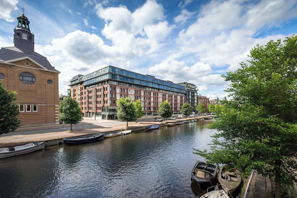 Avani Museum Quarter Amsterdam Hotel (former NH Amsterdam Museum Quarter) 42/50