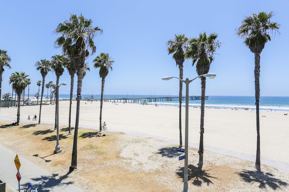 Venice On The Beach Hotel 67/74