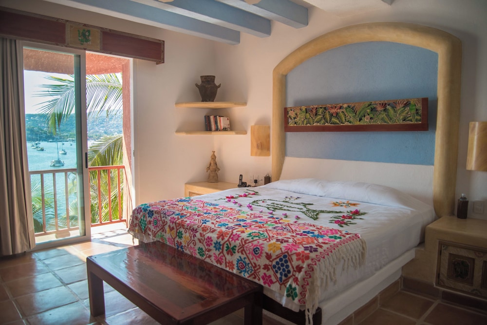 Master, Pool, Suite, King Bed, Ocean Front