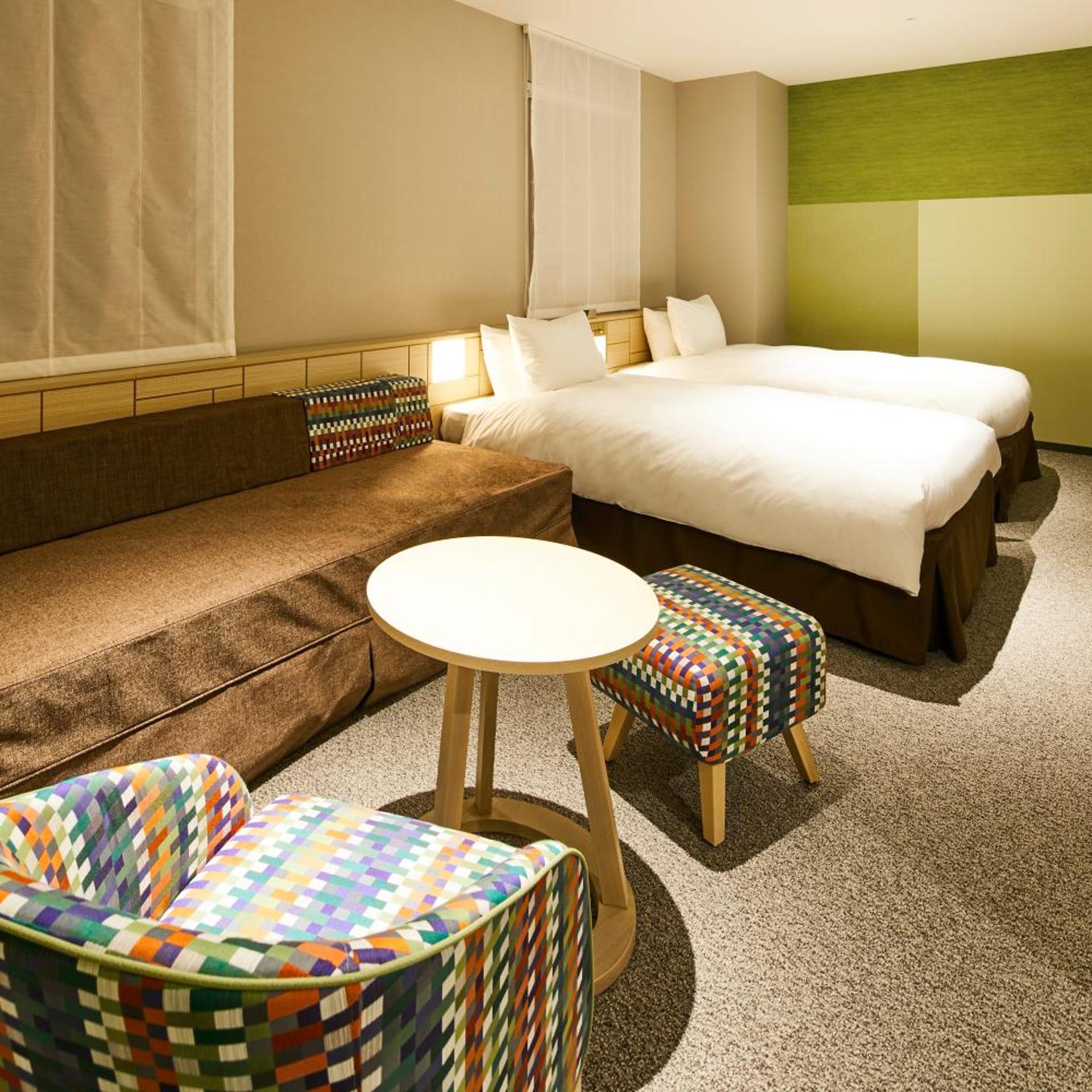 Universal, Twin Beds, Lounge Access