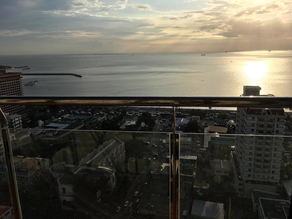 Manila Lee - Malate Bayview Mansion 47/50