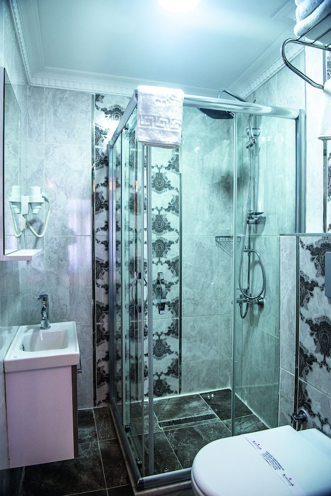 Karamans Sirkeci Suites Hotel 25/26