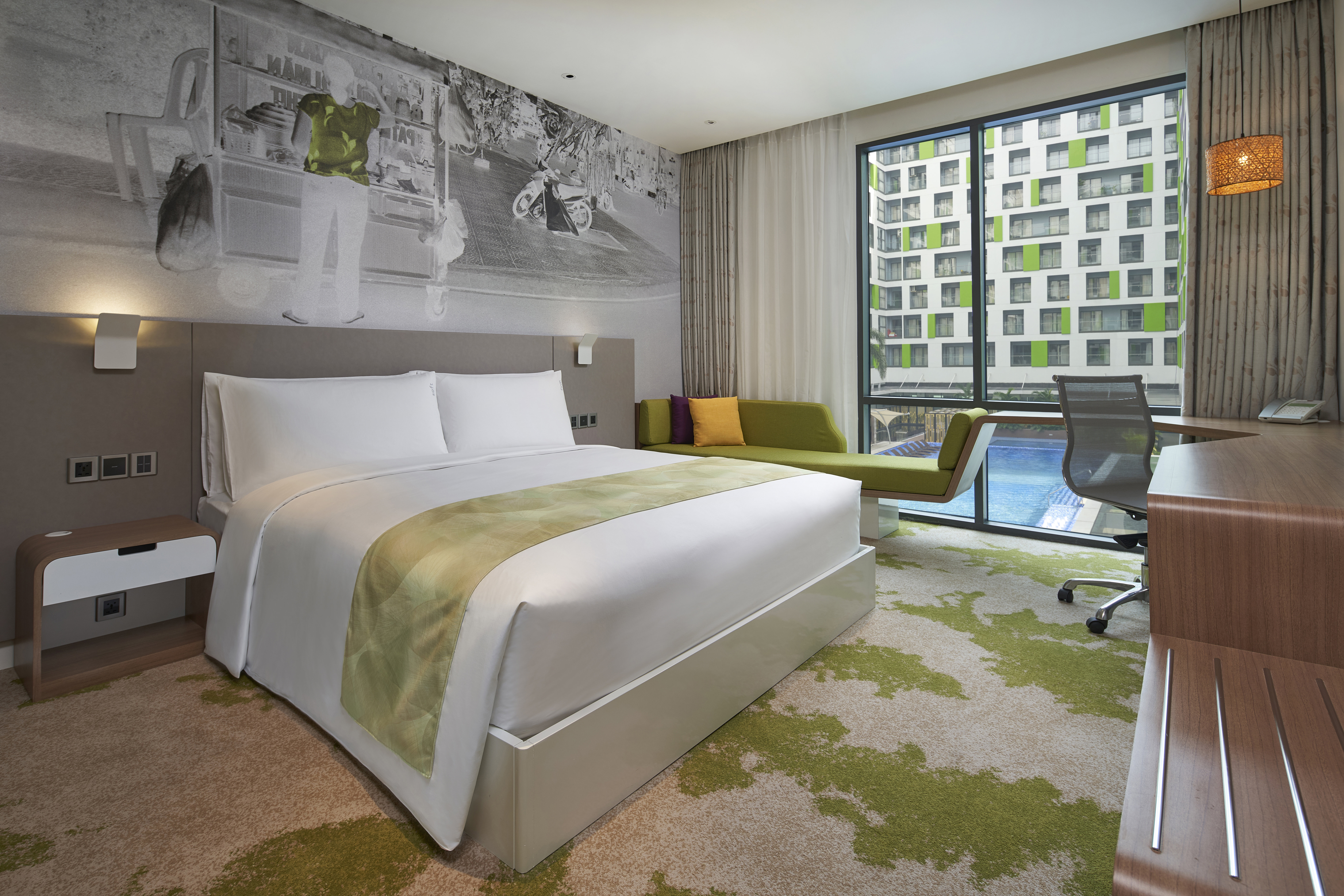 Holiday Inn & Suites Saigon Airport 11/50