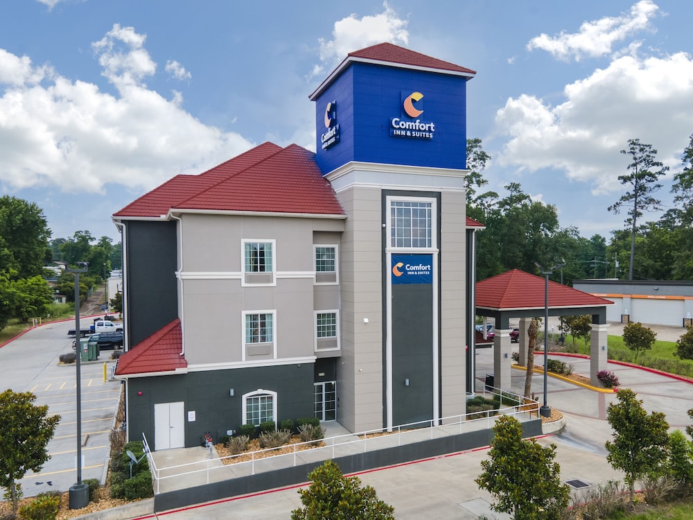 Comfort Inn & Suites Cleveland TX 3/40