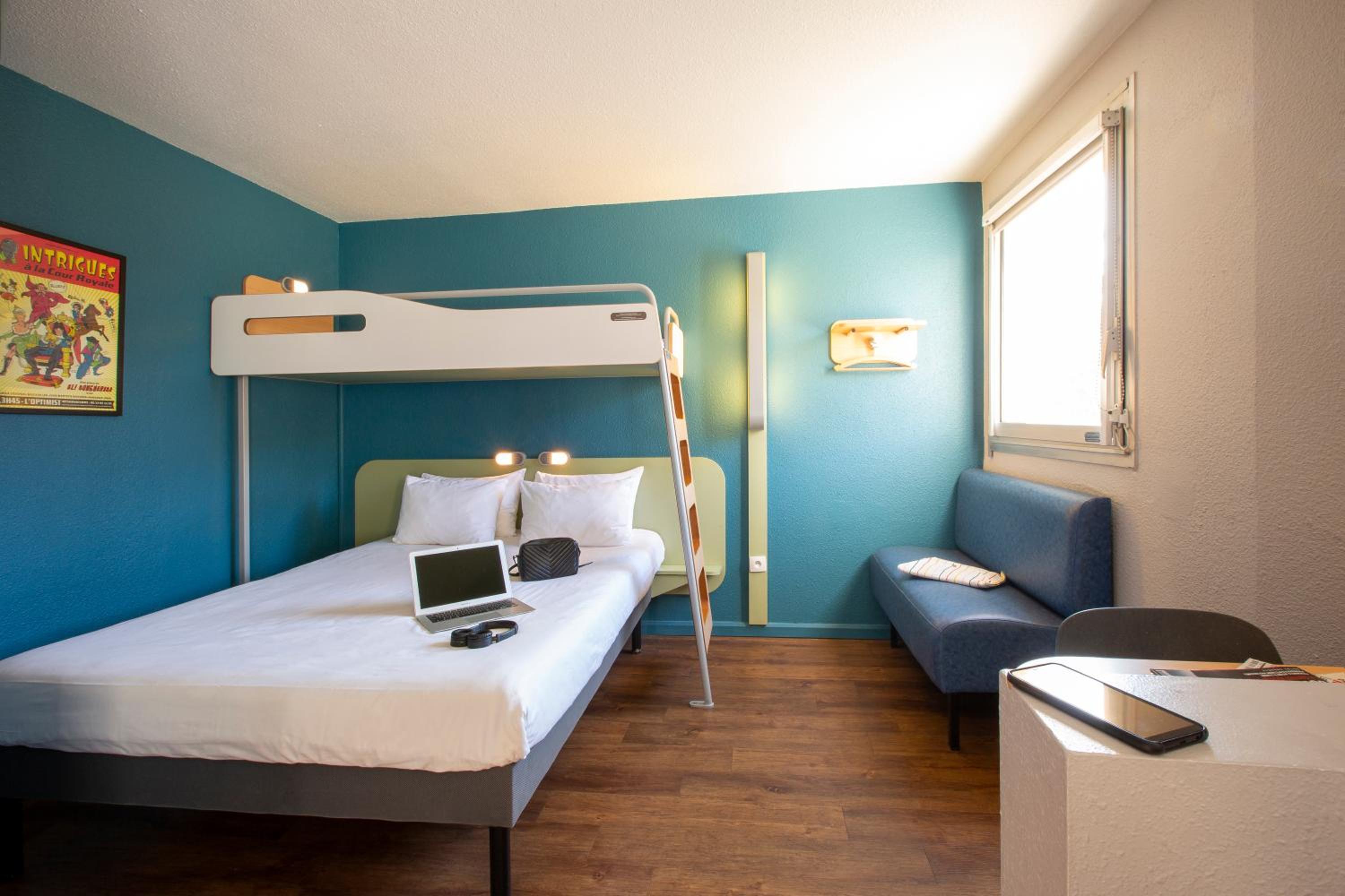 ROOM, TRIPLE, DOUBLE AND BUNK BED