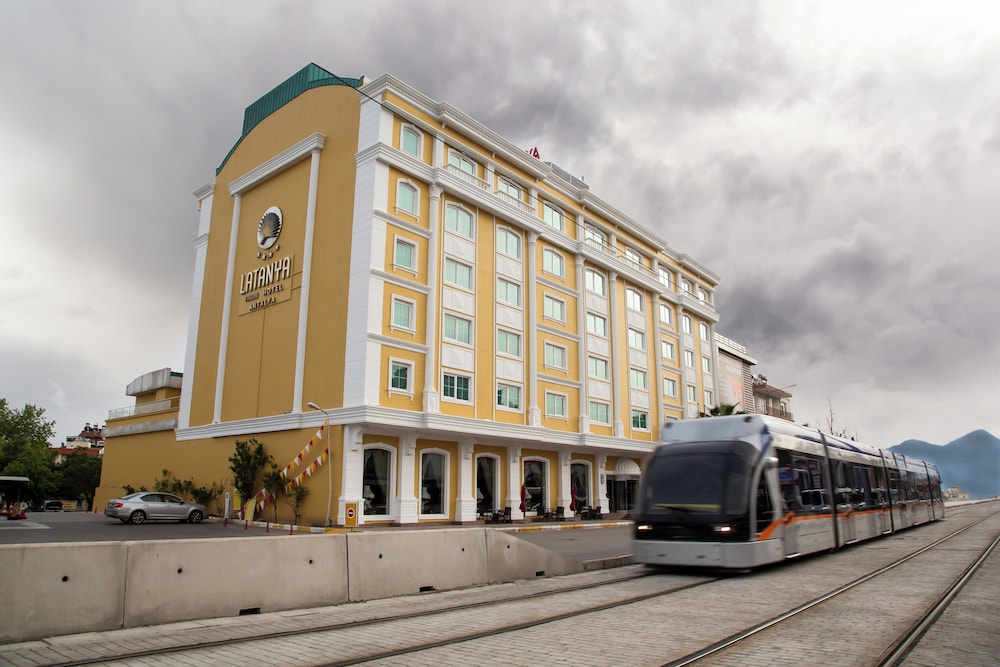 Latanya Palm and Spa Hotel 6/50