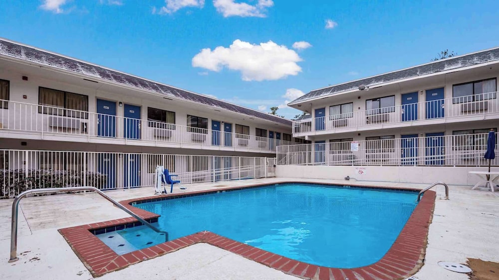 Motel6 Bessemer, AL - Birmingham 56/62